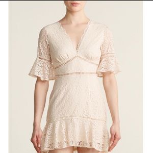 LUSH LACE RUFFLE MINI DRESS CREAM SML new with tag